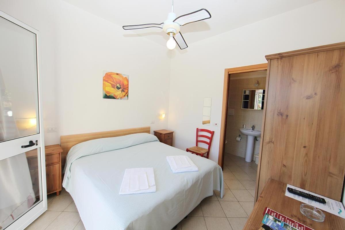 Hotel Villa Wanda Porto Azzurro Esterno foto