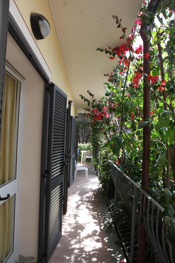 Hotel Villa Wanda Porto Azzurro Esterno foto