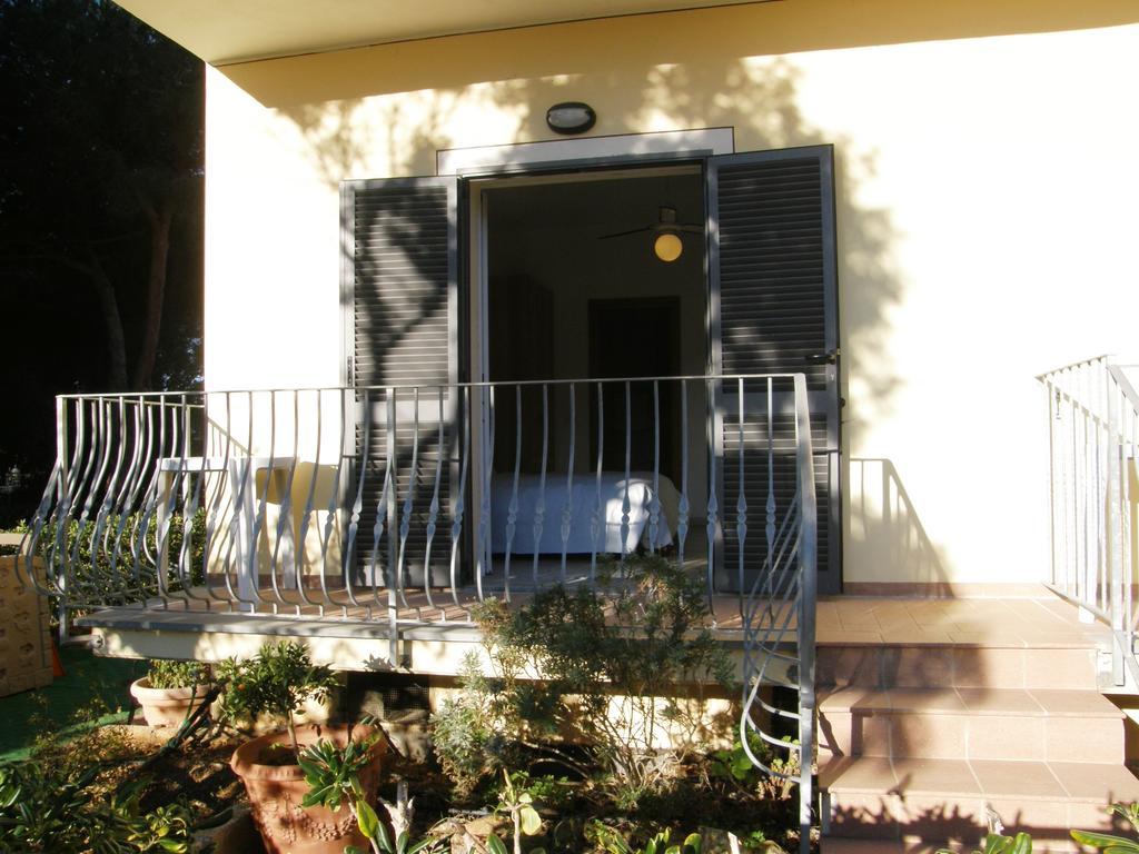 Hotel Villa Wanda Porto Azzurro Esterno foto