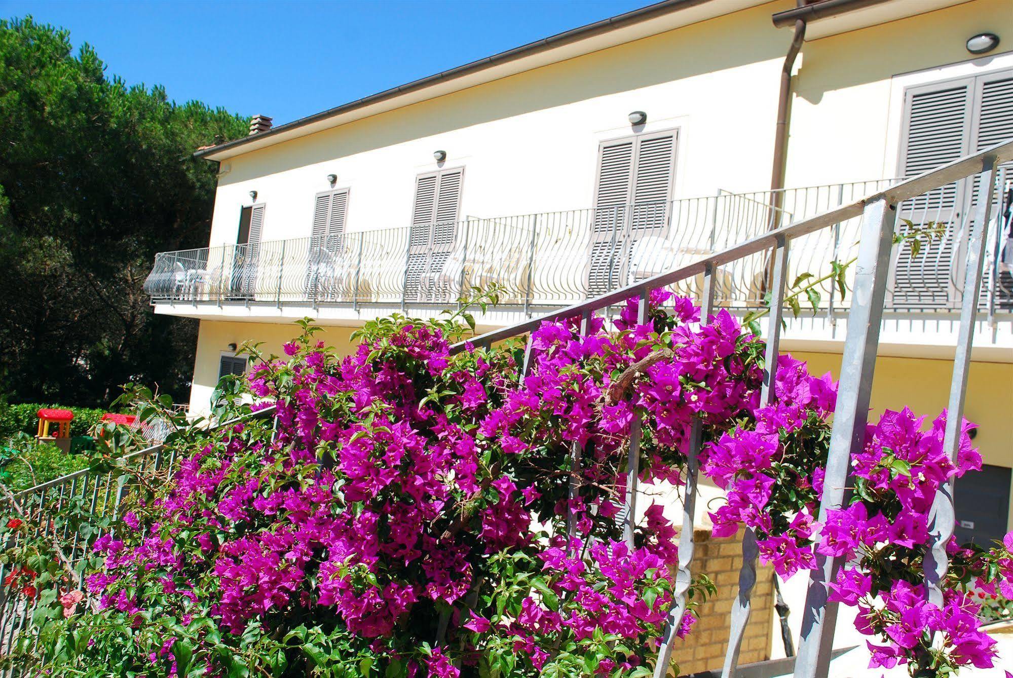 Hotel Villa Wanda Porto Azzurro Esterno foto