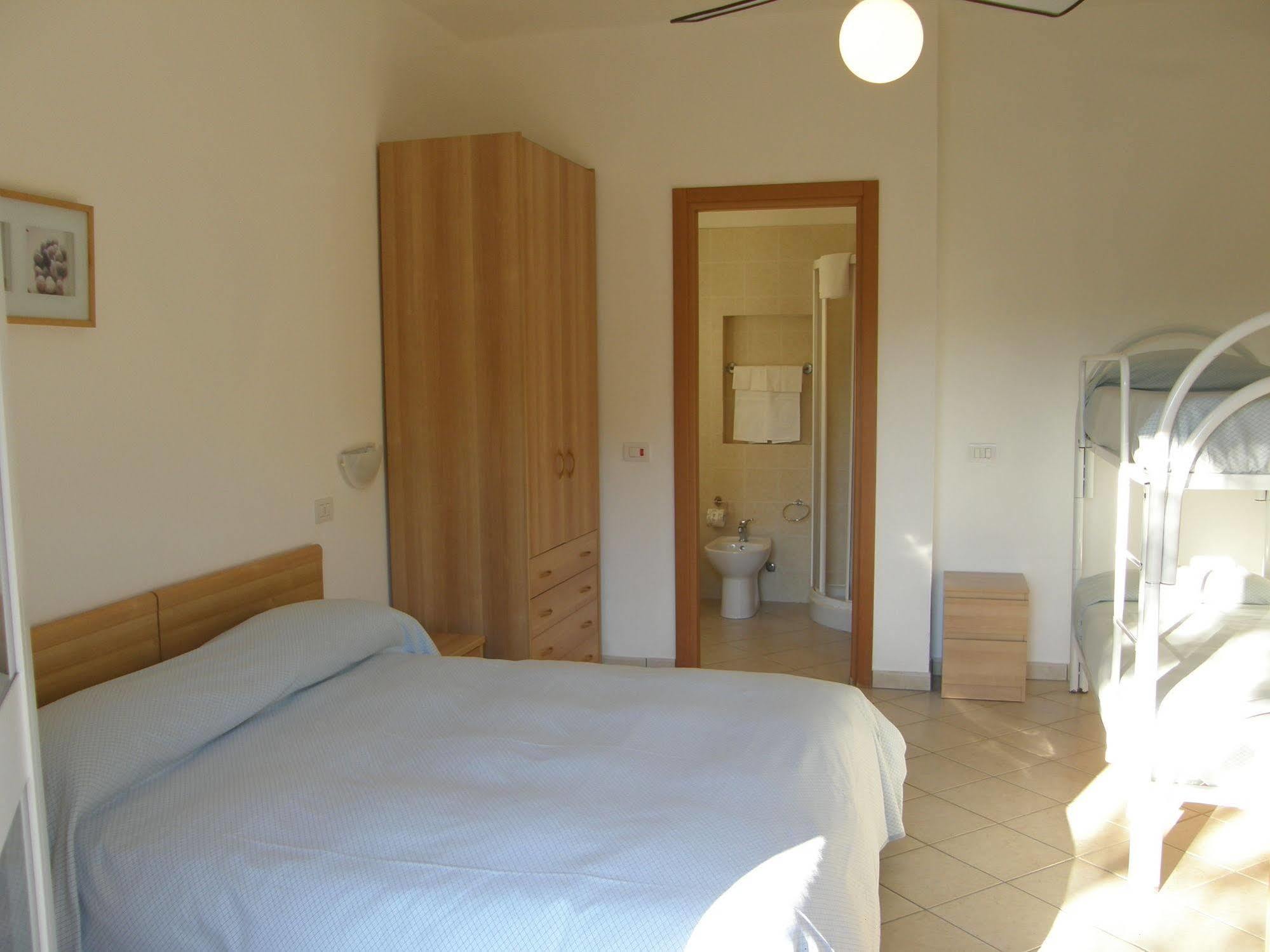 Hotel Villa Wanda Porto Azzurro Esterno foto